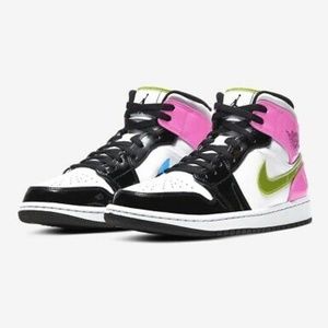 Air Jordan 1 Mid SE 'Cyber Active Fushia'